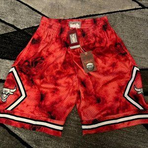 Size Medium - Men's Mitchell & Ness Chicago Bulls Galaxy Swingman Red Shorts